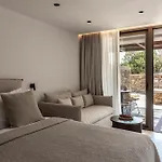 Ela Tinos 4*