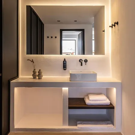 Ela Tinos Aparthotel 4*