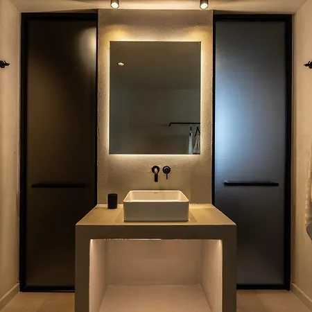 Ela Tinos 4*