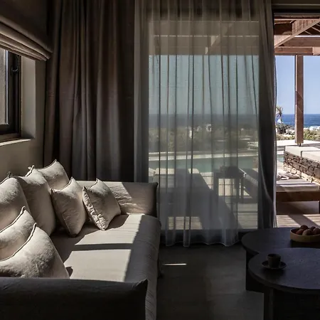 Ela Tinos Aparthotel 4*