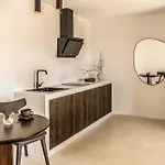 Ela Tinos