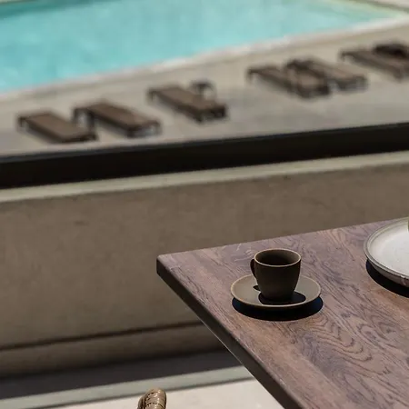 Ela Tinos アパートホテル